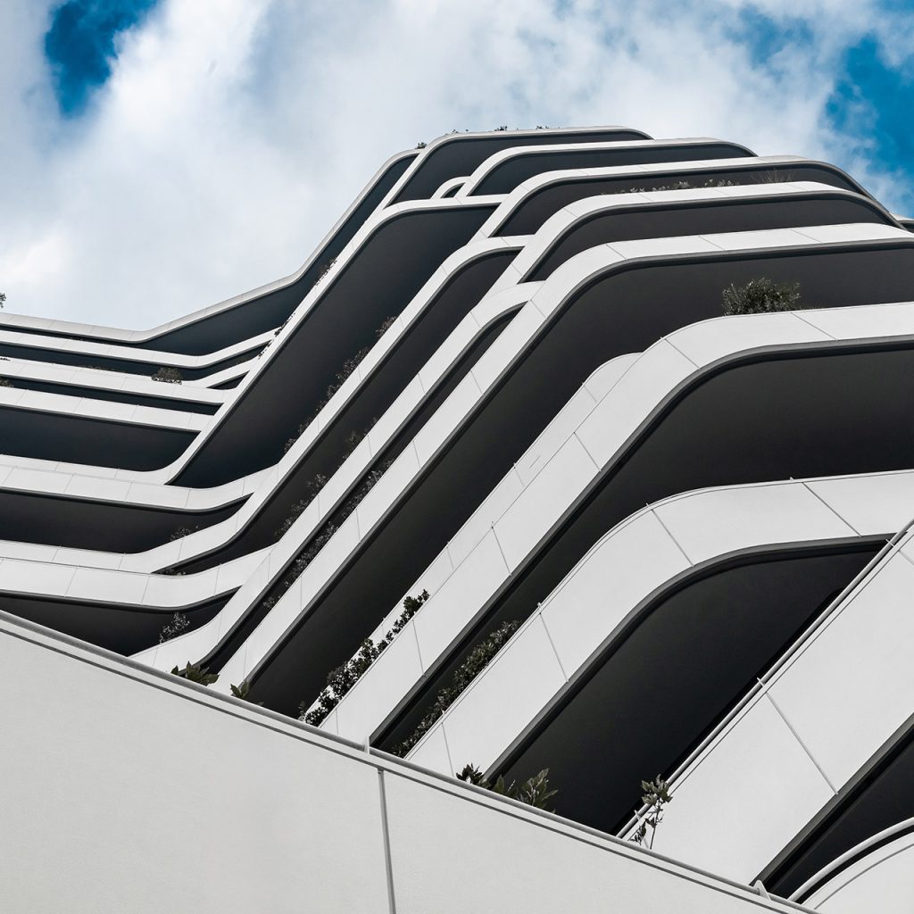 عکاسی معماری از نمای ساختمان مدرن با طراحی دفتر بن‌سار