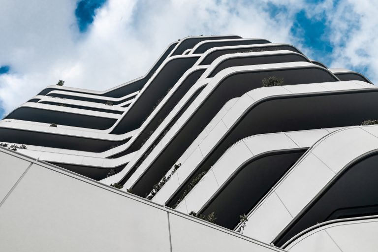 عکاسی معماری از نمای ساختمان مدرن با طراحی دفتر بن‌سار