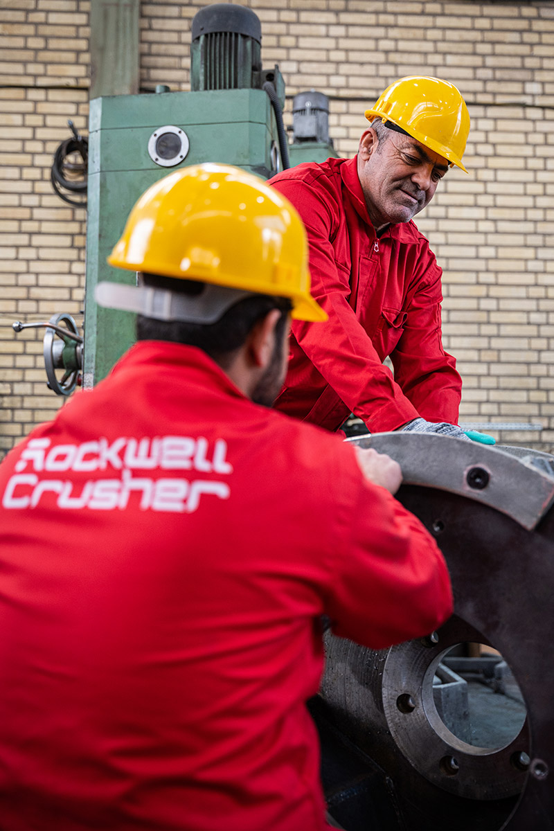 مهارت در مونتاژ تجهیزات سنگ‌شکن صنعتی Rockwellcrusher، تهران
