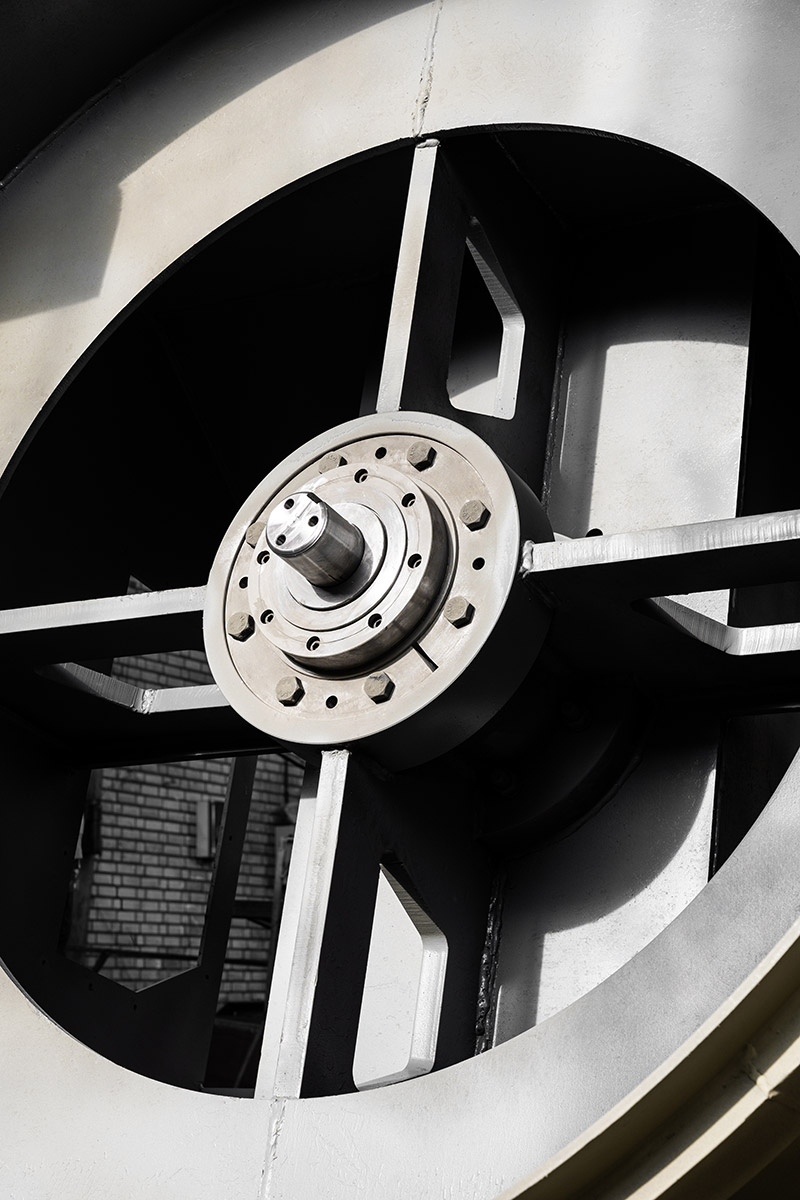 نمایی از پروانه عظیم دستگاه سنگ‌شکن در Rockwellcrusher