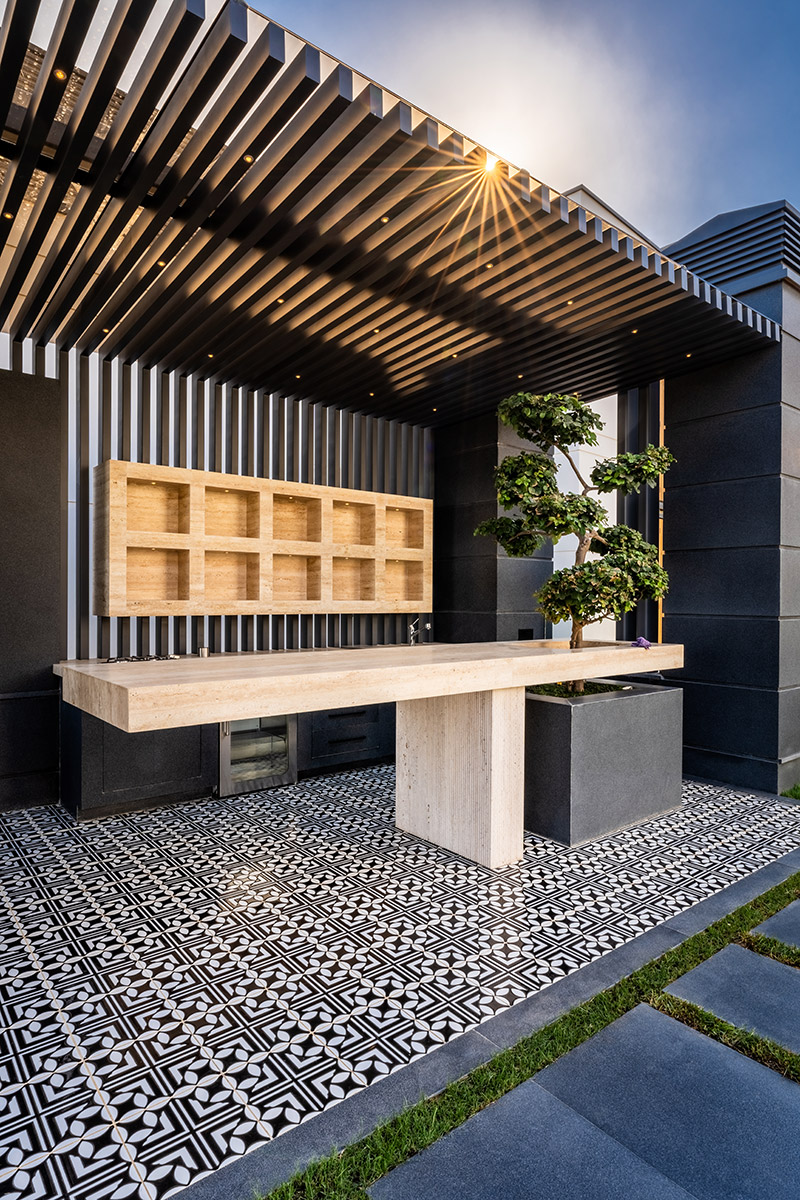 خورشید بر فراز روف گاردن لواسان غروب می کند